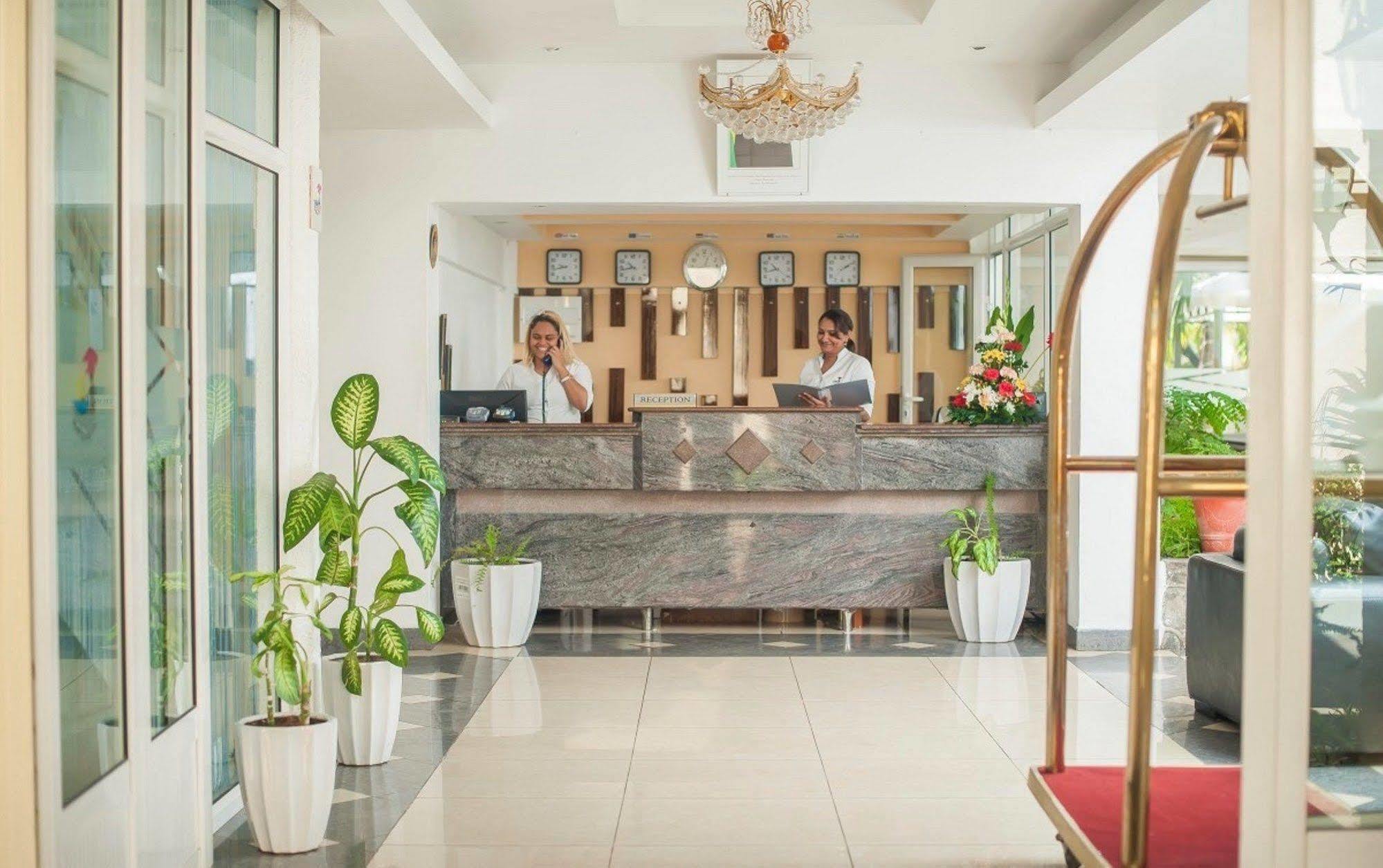 马尼萨酒店 Flic-en-Flacq 外观 照片